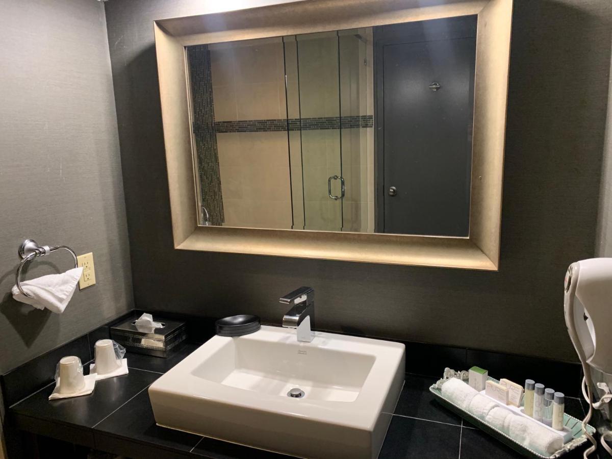The Lonsdale Quay Hotel Βόρειο Βανκούβερ Εξωτερικό φωτογραφία